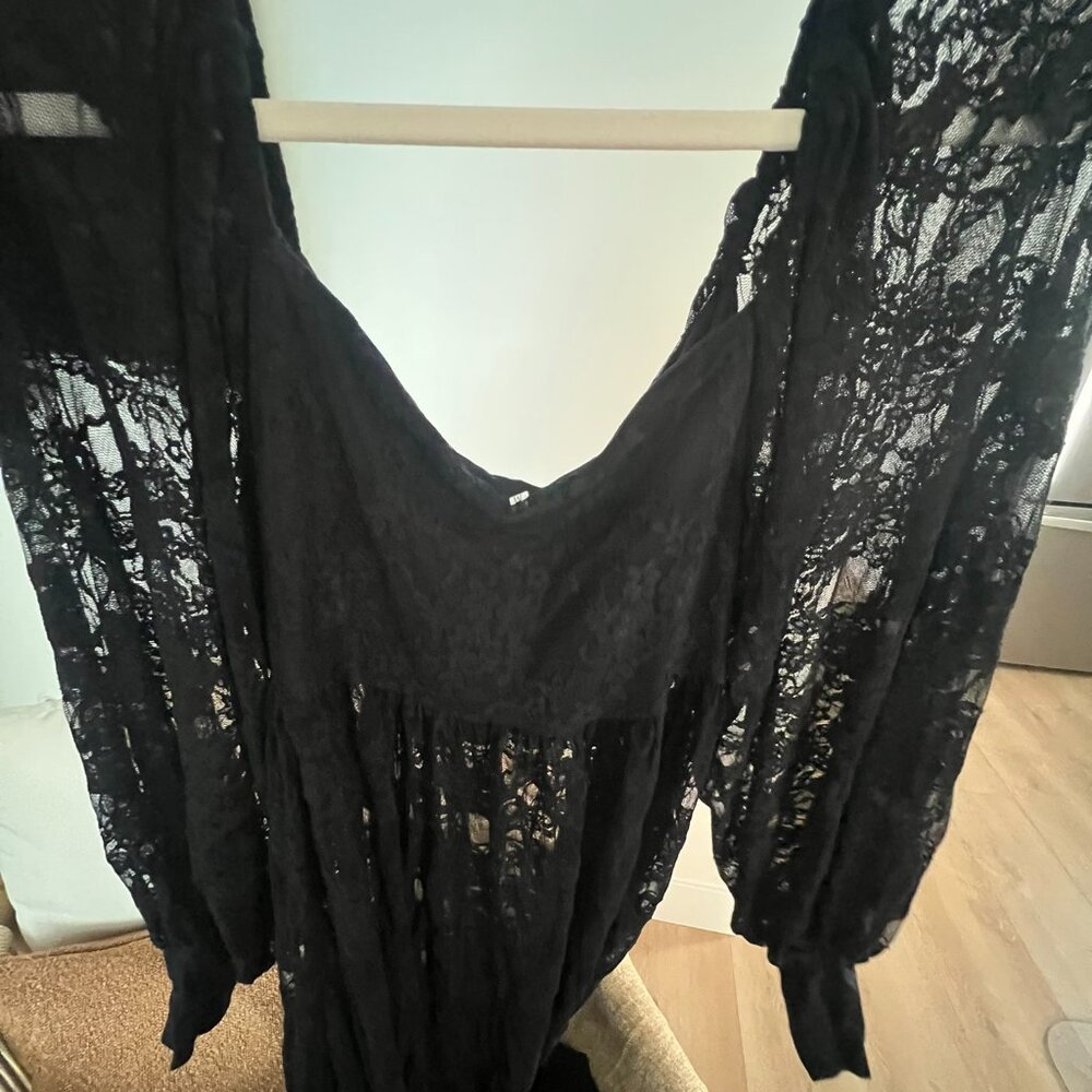 Black Lace Off Shoulder Doubly Split Maternity Maxi Dress for Photoshoot - Picture 11 of 16